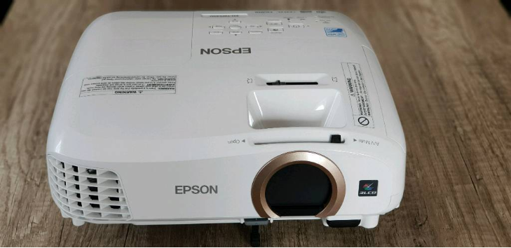 Beamer Epson EH-TW5350